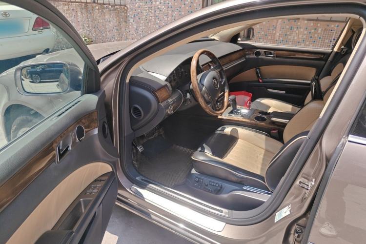 Used Volkswagen Phaeton 2012 3.6L Deluxe Custom Edition Driver Seat
