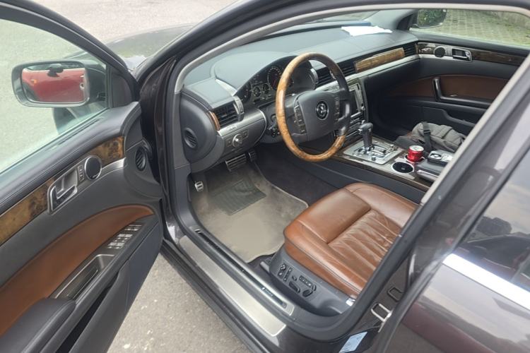 Used Volkswagen Phaeton 2012 3.6L Deluxe Custom Edition Driver Seat