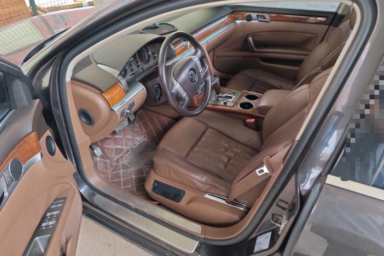 Used Volkswagen Phaeton 2012 3.0L Business Edition Driver Seat