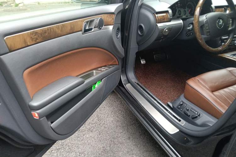 Used Volkswagen Phaeton 2012 3.0L Elite Custom Edition Driver Seat