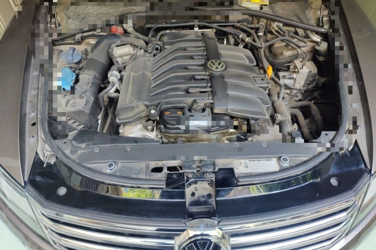 Used Volkswagen Phaeton 2012 3.0L Business Edition Engine Bay