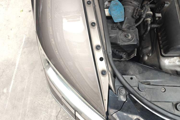 Used Volkswagen Phaeton 2012 3.0L Business Edition Engine Bay Right