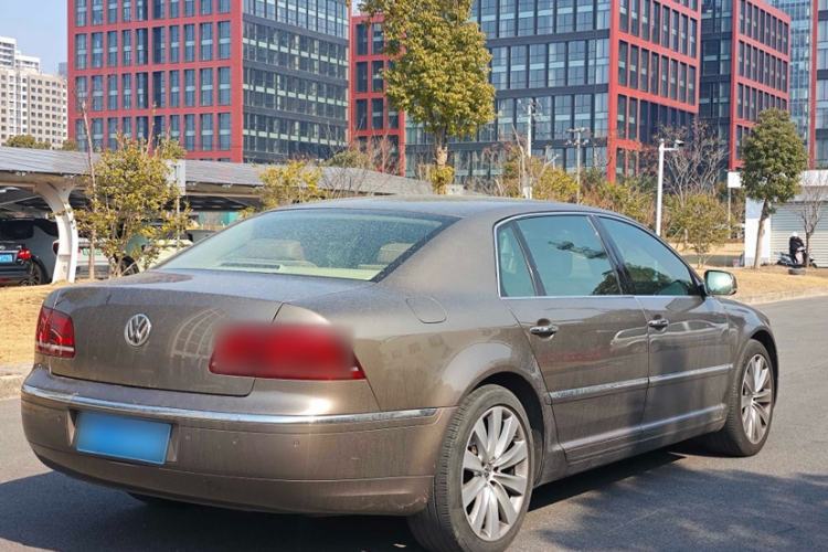 Used Volkswagen Phaeton 2012 3.6L Deluxe Custom Edition Exterior 5