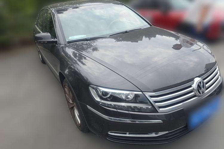 Used Volkswagen Phaeton 2012 3.6L Deluxe Custom Edition Front Right 45 Deg