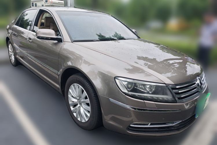 Used Volkswagen Phaeton 2012 3.0L Business Edition Front Right 45 Deg