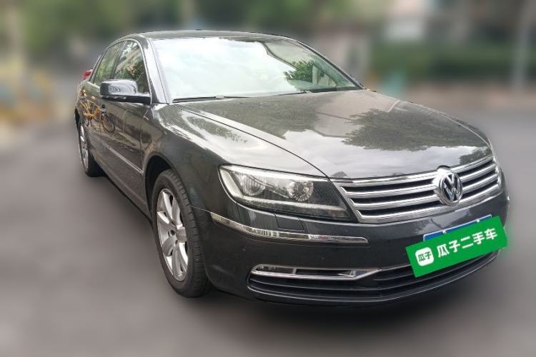 Used Volkswagen Phaeton 2012 3.0L Elite Custom Edition Front Right 45 Deg