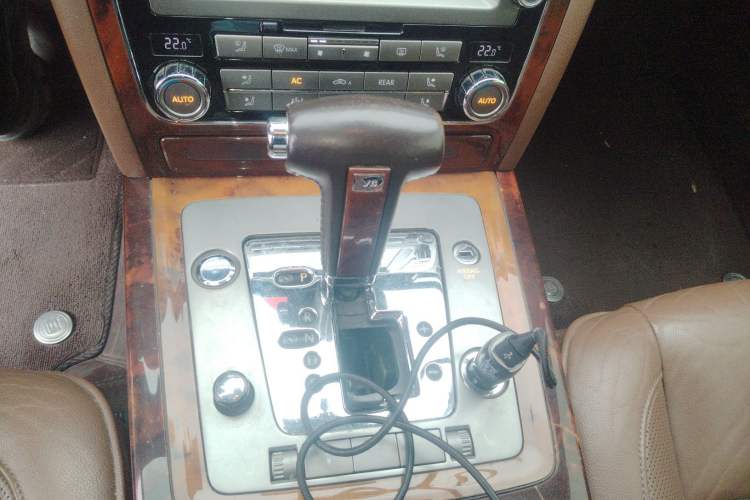 Used Volkswagen Phaeton 2012 3.0L Executive Version Gear Lever