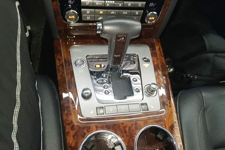 Used Volkswagen Phaeton 2012 3.0L Executive Version Gear Lever