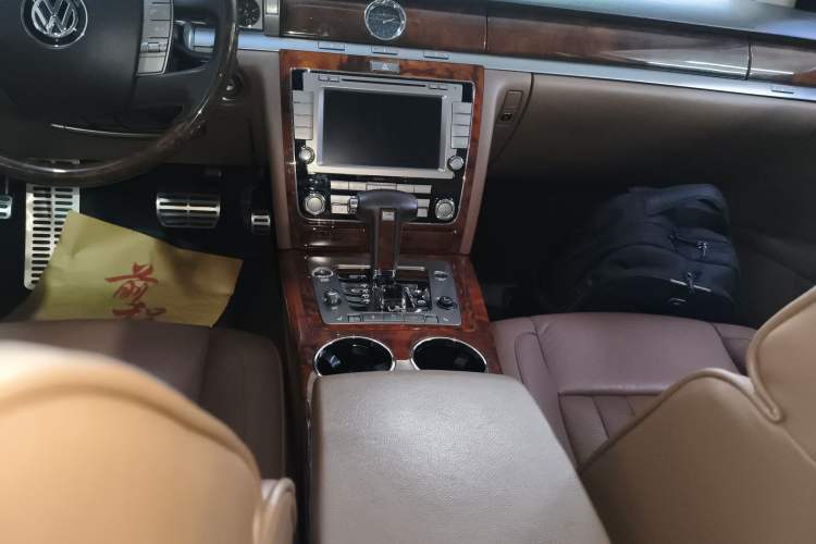 Used Volkswagen Phaeton 2012 3.0L Executive Version Gear Lever