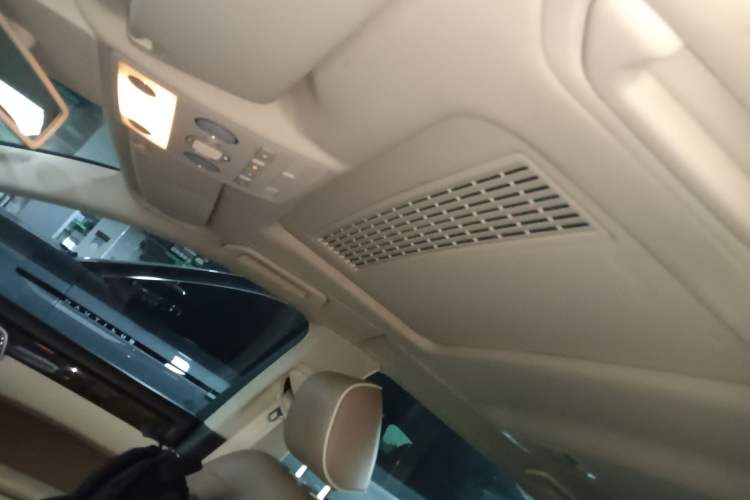 Used Volkswagen Phaeton 2012 3.6L Deluxe Custom Edition Headliner