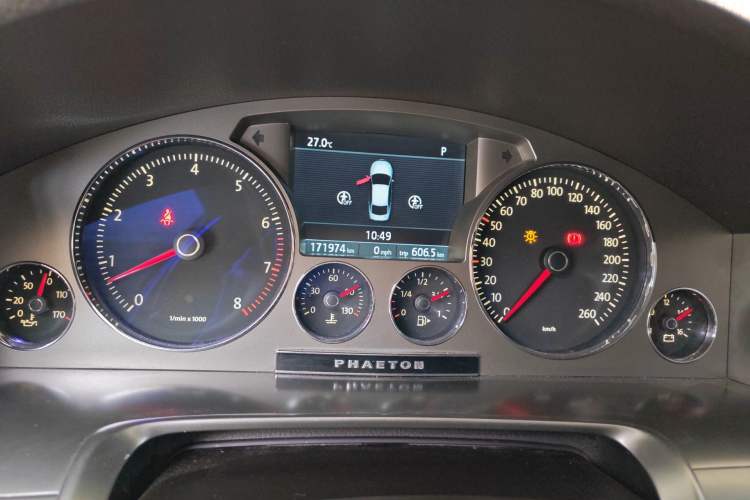 Used Volkswagen Phaeton 2012 3.0L Business Edition Instrument Cluster