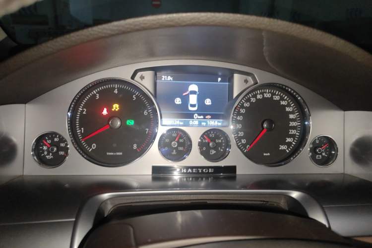 Used Volkswagen Phaeton 2012 3.0L Business Edition Instrument Cluster