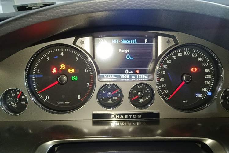 Used Volkswagen Phaeton 2012 3.0L Executive Version Instrument Cluster