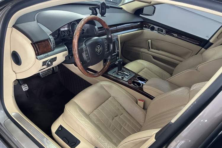 Used Volkswagen Phaeton 2012 3.0L Executive Version Interior 1