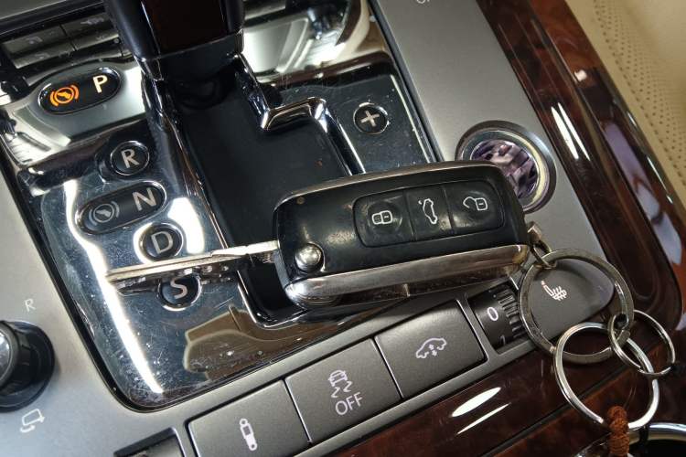 Used Volkswagen Phaeton 2012 3.0L Executive Version Interior 1