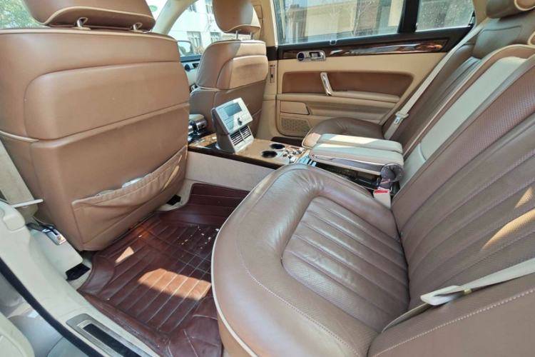 Used Volkswagen Phaeton 2012 3.6L Deluxe Custom Edition Interior 5