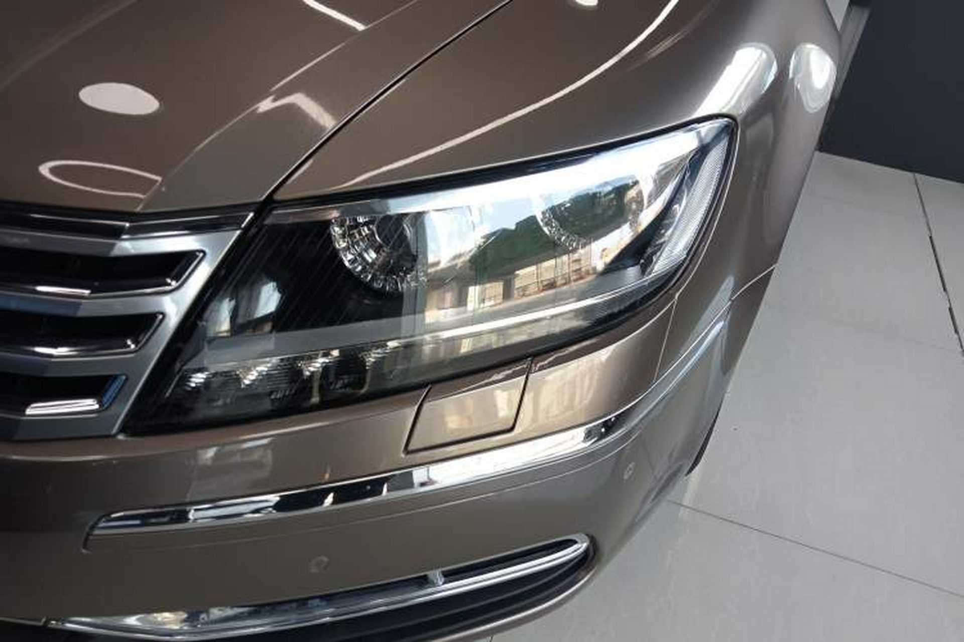 Used Volkswagen Phaeton 2012 3.0L Executive Version Left Front Headlight