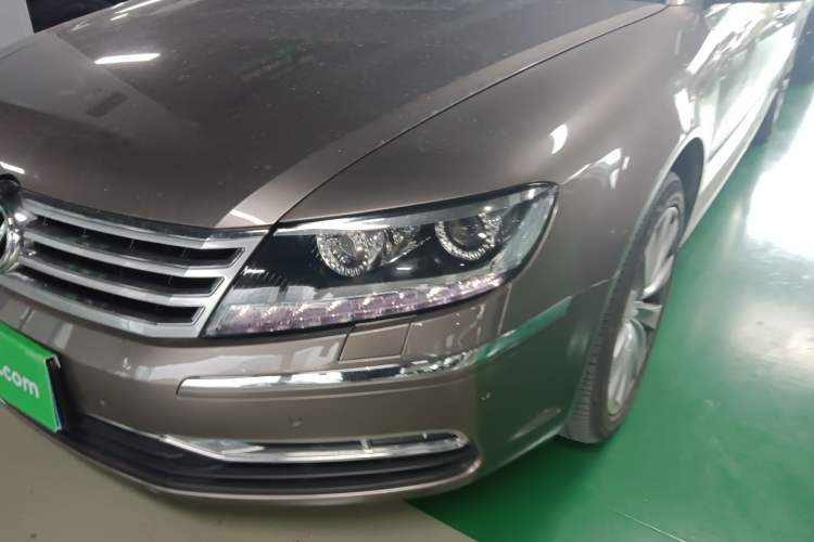 Used Volkswagen Phaeton 2012 3.6L Deluxe Custom Edition Left Front Headlight