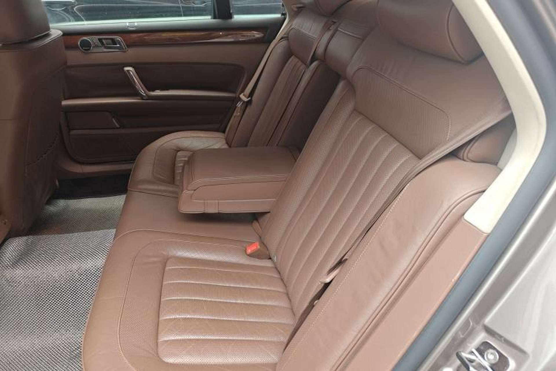 Used Volkswagen Phaeton 2012 3.0L Business Edition Left Rear Seat