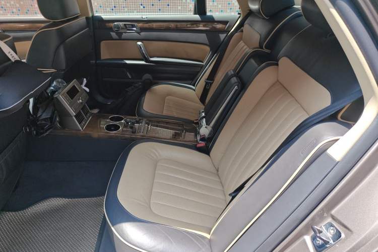 Used Volkswagen Phaeton 2012 3.6L Deluxe Custom Edition Left Rear Seat