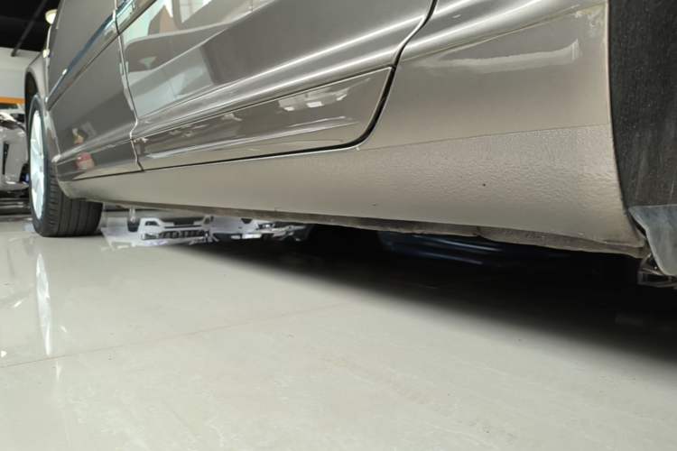 Used Volkswagen Phaeton 2012 3.0L Executive Version Left Side Sill