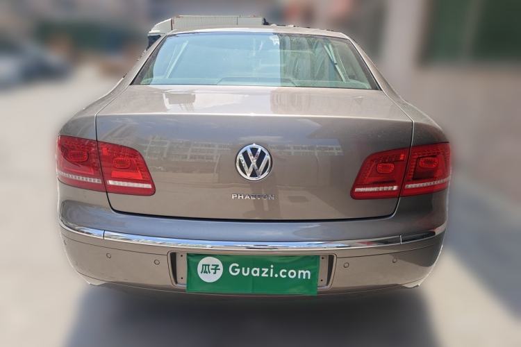 Used Volkswagen Phaeton 2012 3.6L Deluxe Custom Edition Rear