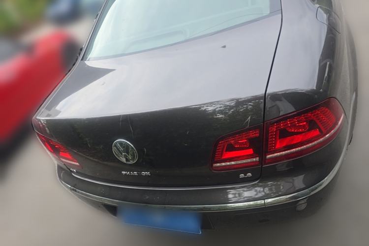 Used Volkswagen Phaeton 2012 3.6L Deluxe Custom Edition Rear