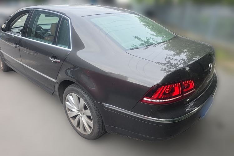 Used Volkswagen Phaeton 2012 3.6L Deluxe Custom Edition Rear Left 45 Deg