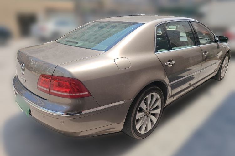 Used Volkswagen Phaeton 2012 3.6L Deluxe Custom Edition Rear Right 45 Deg
