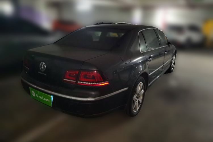 Used Volkswagen Phaeton 2012 3.0TDI Executive Version Rear Right 45 Deg
