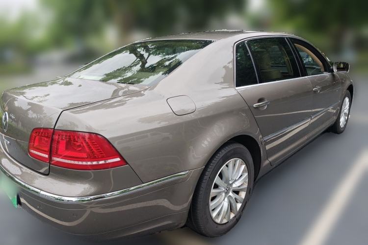 Used Volkswagen Phaeton 2012 3.0L Business Edition Rear Right 45 Deg