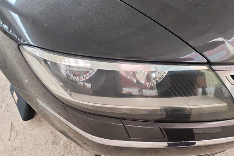 Used Volkswagen Phaeton 2012 3.0L Business Edition Right Front Headlight