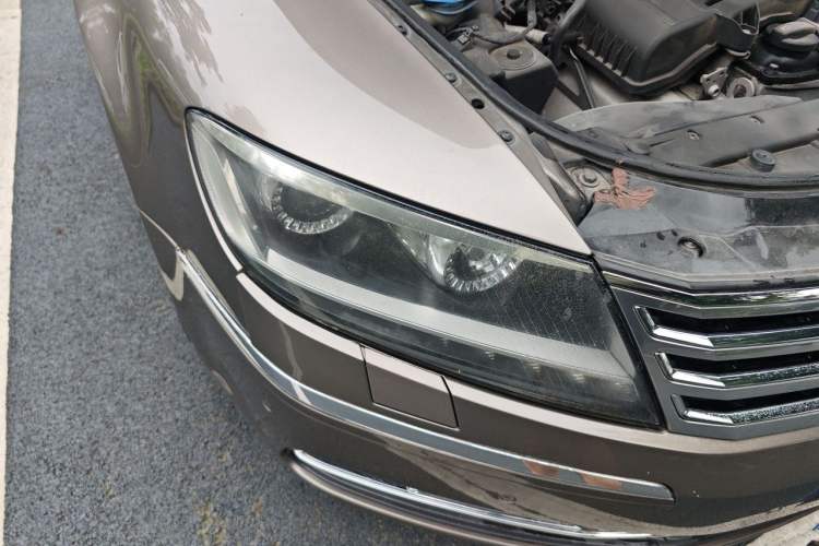 Used Volkswagen Phaeton 2012 3.0L Business Edition Right Front Headlight