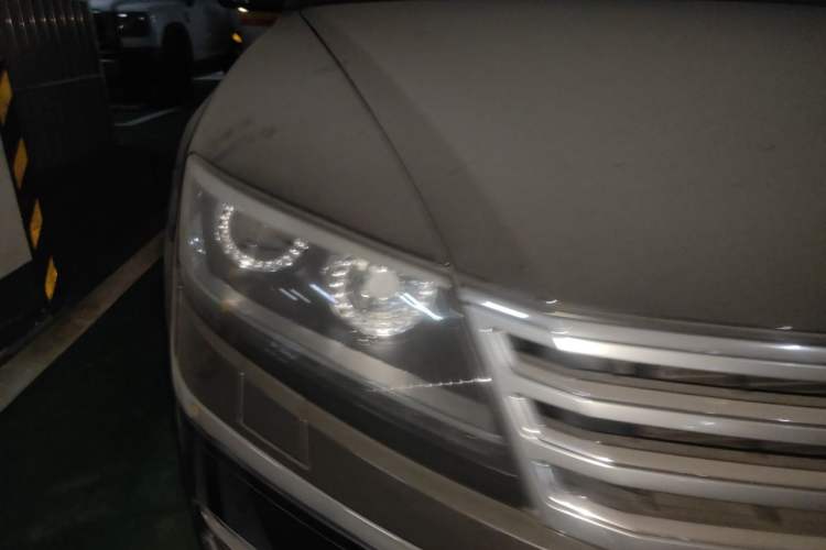 Used Volkswagen Phaeton 2012 3.0L Business Edition Right Front Headlight