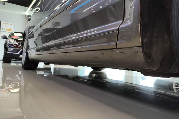 Used Volkswagen Phaeton 2012 3.0L Executive Version Right Side Sill