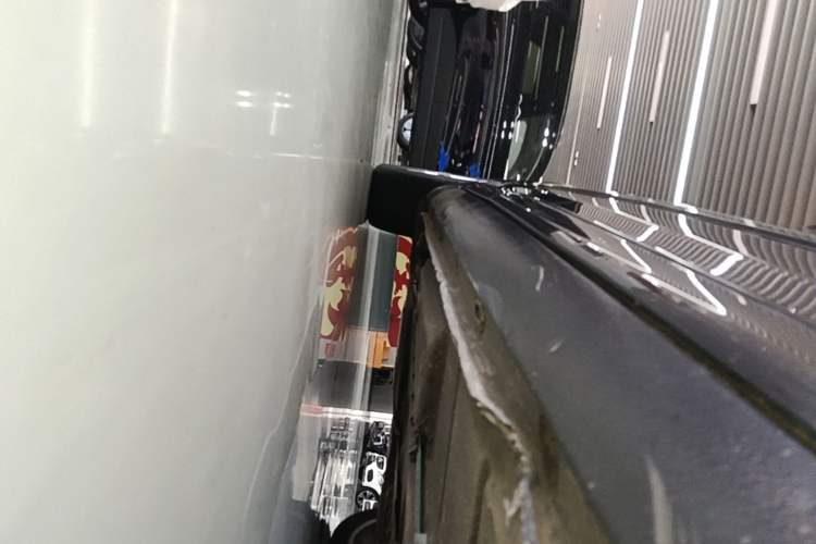 Used Volkswagen Phaeton 2012 3.0L Executive Version Right Side Sill