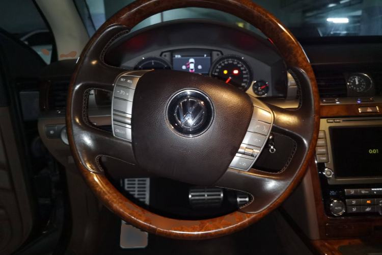 Used Volkswagen Phaeton 2012 3.0TDI Executive Version Steering Wheel