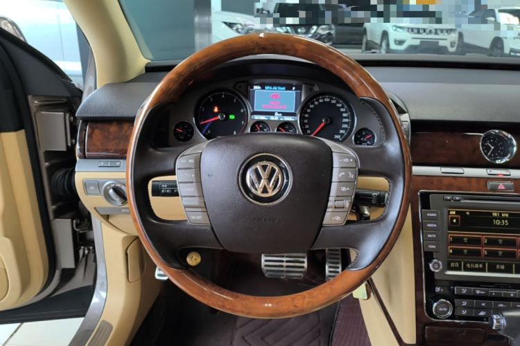Used Volkswagen Phaeton 2012 3.0L Executive Version Steering Wheel