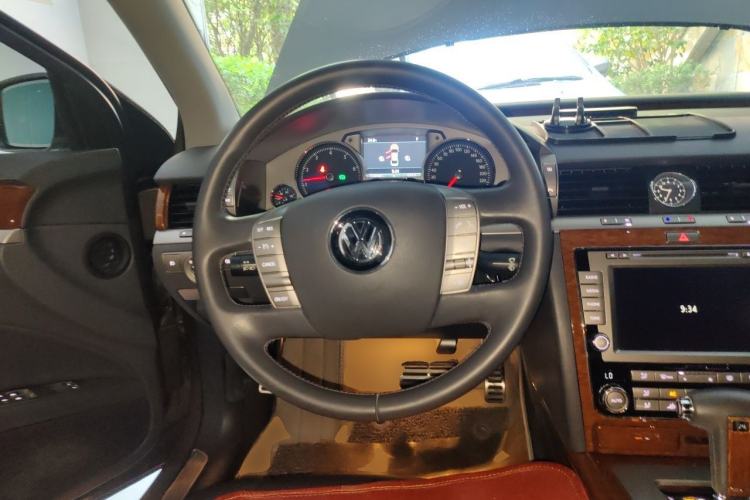 Used Volkswagen Phaeton 2012 3.0L Business Edition Steering Wheel