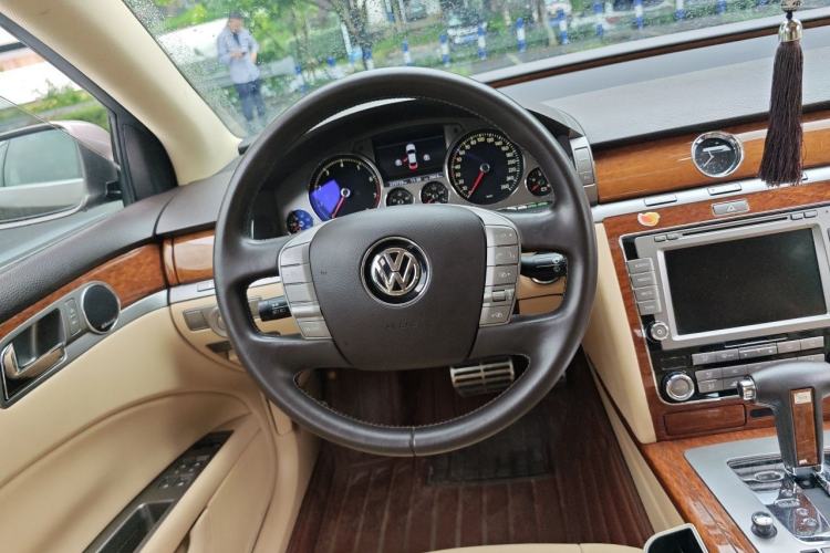 Used Volkswagen Phaeton 2012 3.0L Business Edition Steering Wheel