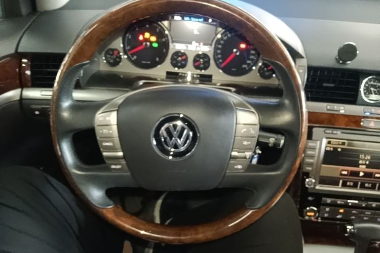 Used Volkswagen Phaeton 2012 3.0L Executive Version Steering Wheel