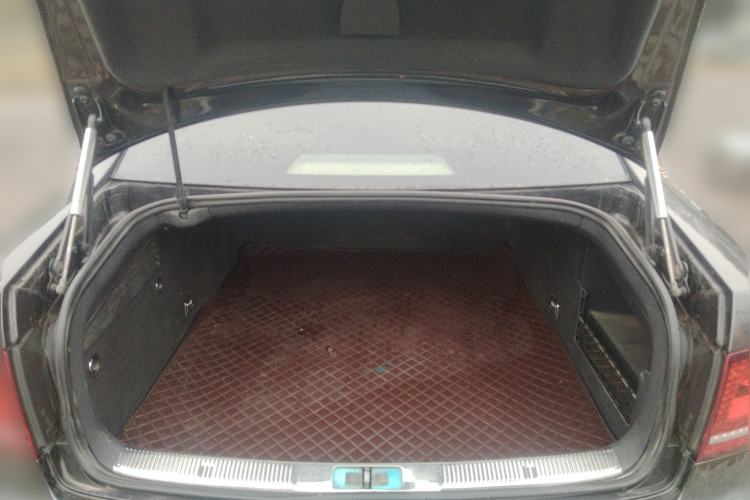 Used Volkswagen Phaeton 2012 3.0L Executive Version Trunk