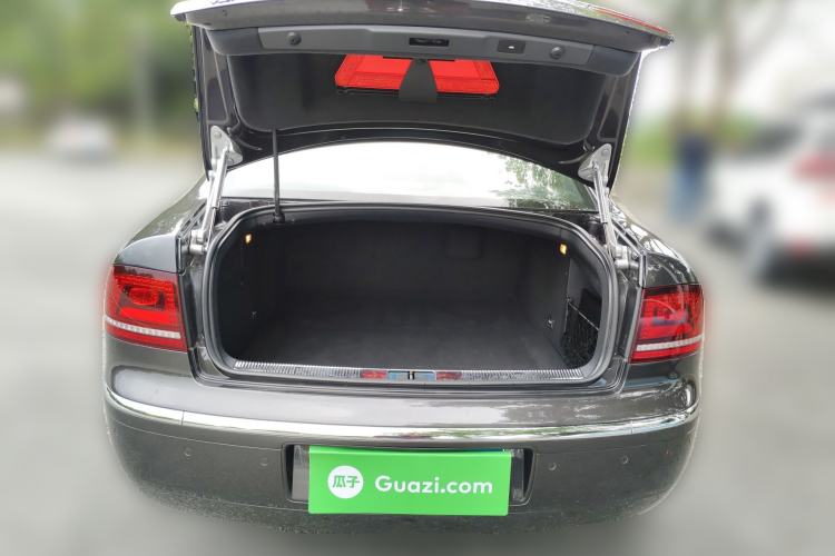 Used Volkswagen Phaeton 2012 3.0TDI Elite Custom Edition Trunk