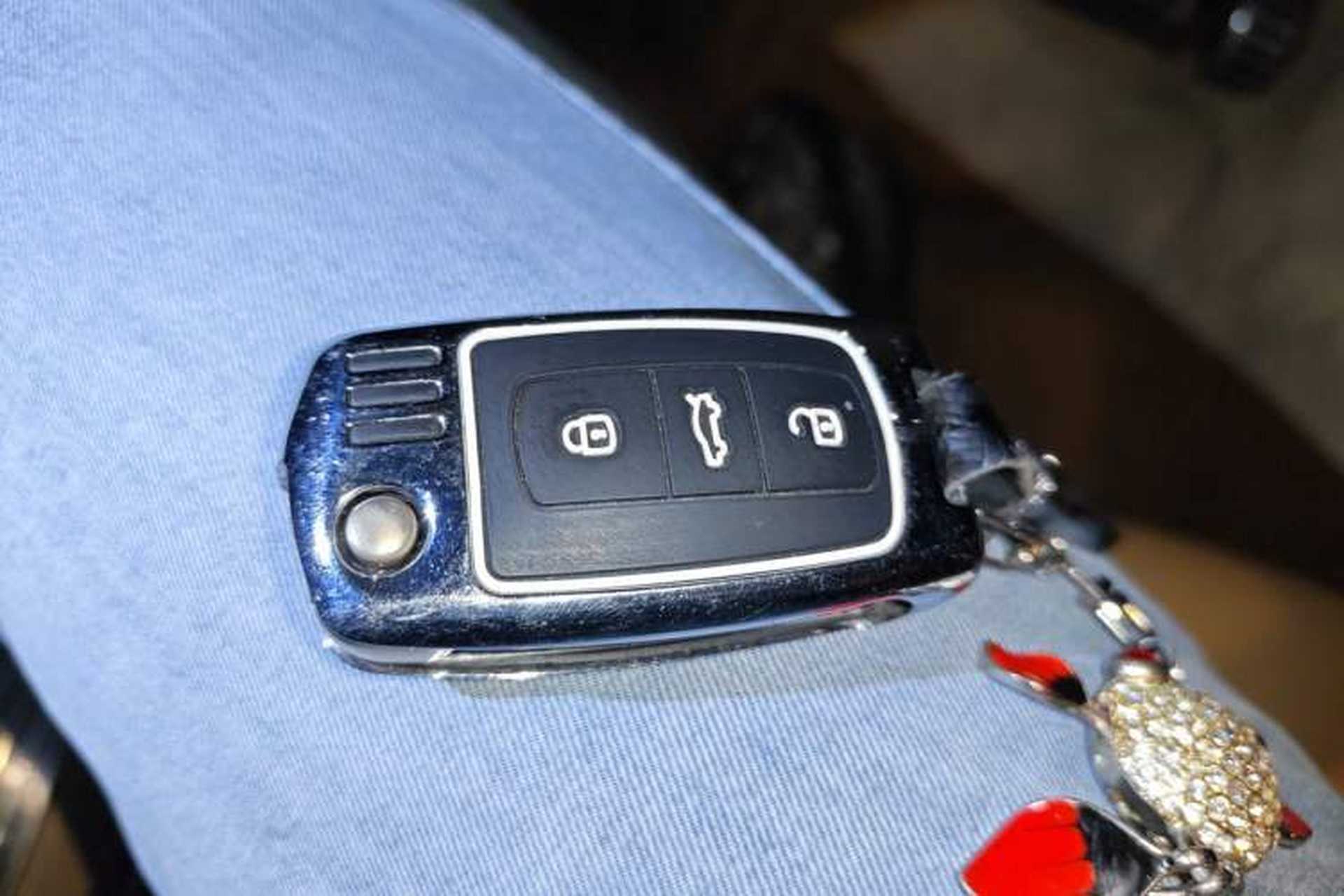 Used Volkswagen Phaeton 2012 3.0L Business Edition Vehicle Key