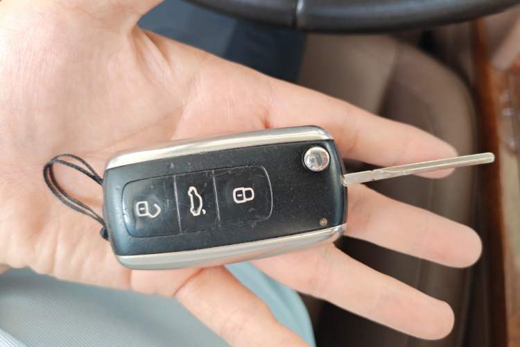 Used Volkswagen Phaeton 2012 3.0L Business Edition Vehicle Key