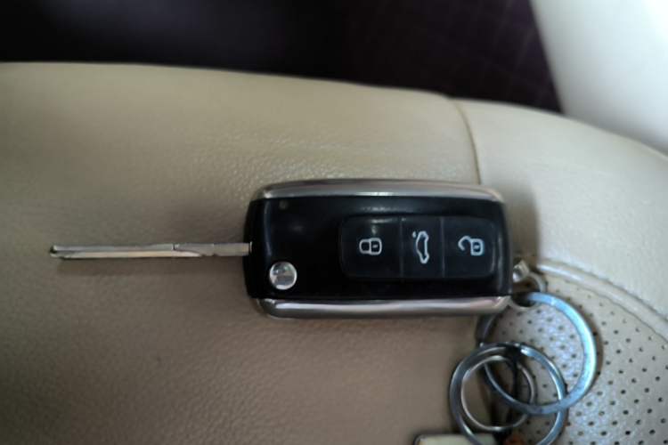 Used Volkswagen Phaeton 2012 3.0L Executive Version Vehicle Key