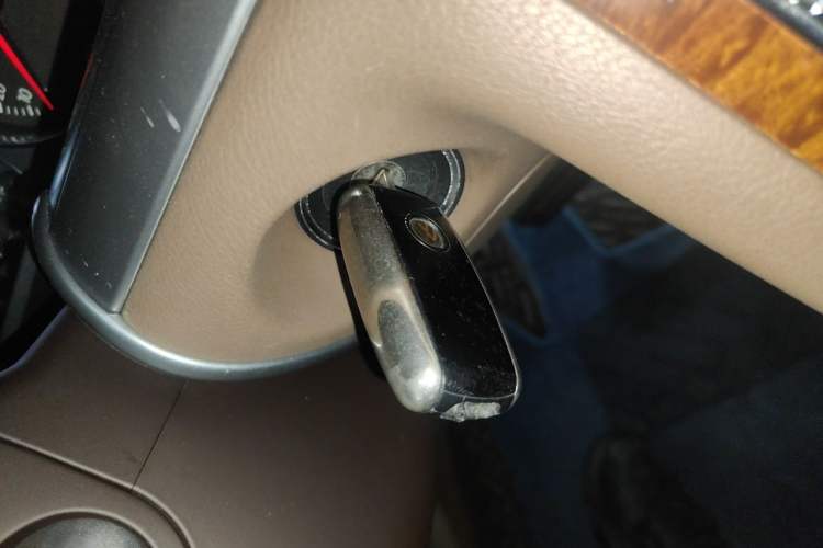 Used Volkswagen Phaeton 2012 3.0L Business Edition Vehicle Key