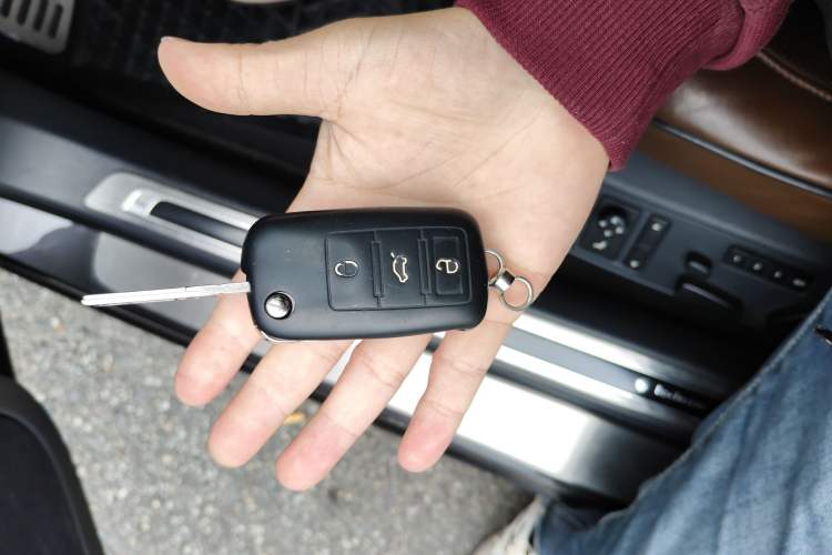 Used Volkswagen Phaeton 2012 3.0TDI Elite Custom Edition Vehicle Key
