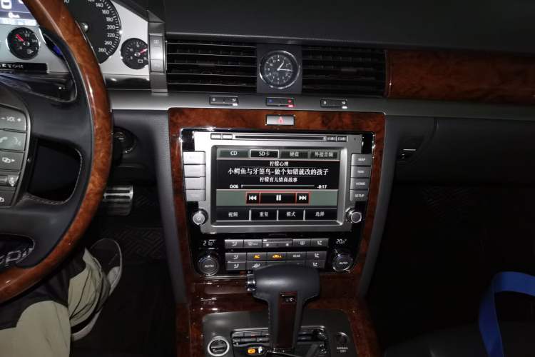 Used Volkswagen Phaeton 2012 3.0TDI Executive Version Audio And AC Panel