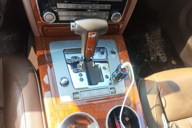 Used Volkswagen Phaeton 2012 3.0L Business Edition Gear Lever